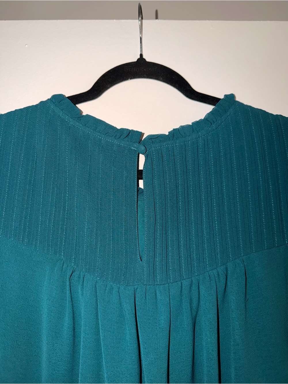 torrid Teal Ruffled Neck Flutter Sleeve Blouse - Picture 4 of 7